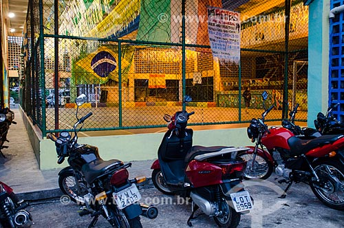  Assunto: Motocicletas na quadra de esportes no Morro dos Prazeres / Local: Santa Teresa - Rio de Janeiro (RJ) - Brasil / Data: 07/2013 