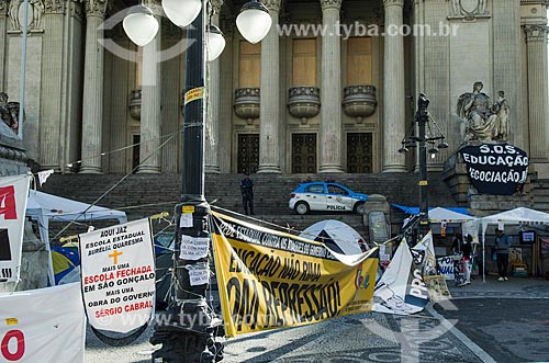  Assunto: Acampamento em frente a Assembléia Legislativa do Rio de Janeiro / Local: Centro - Rio de Janeiro (RJ) - Brasil / Data: 10/2013 