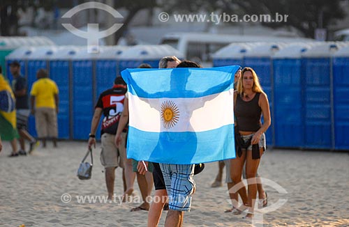  Assunto: Torcedor com a bandeira da Argentina durante o jogo entre Brasil x México na Fifa Fan Fest / Local: Copacabana - Rio de Janeiro (RJ) - Brasil / Data: 06/2014 