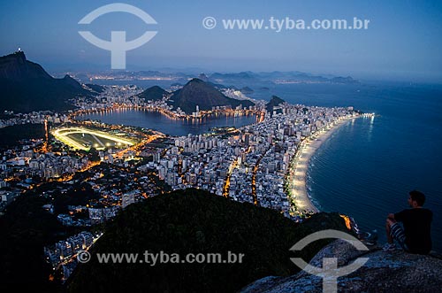  Assunto: Vista da Lagoa - à esquerda - e de Leblon e Ipanema - à direita - a partir do Morro Dois Irmãos / Local: Rio de Janeiro (RJ) - Brasil / Data: 02/2014 