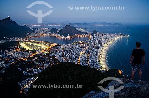  Assunto: Vista da Lagoa - à esquerda - e de Leblon e Ipanema - à direita - a partir do Morro Dois Irmãos / Local: Rio de Janeiro (RJ) - Brasil / Data: 02/2014 