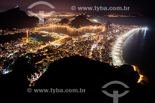  Assunto: Vista da Lagoa - à esquerda - e de Leblon e Ipanema - à direita - a partir do Morro Dois Irmãos / Local: Rio de Janeiro (RJ) - Brasil / Data: 02/2014 