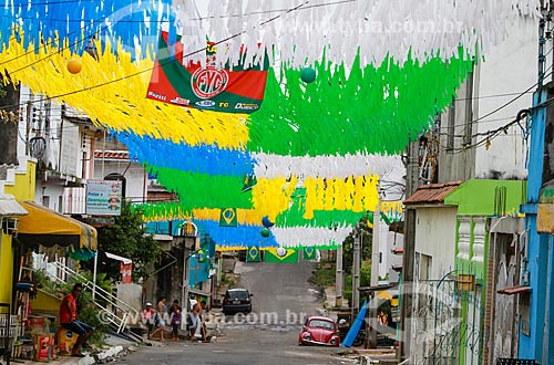  Assunto: Rua enfeitada com as cores do Brasil para a Copa do Mundo / Local: São Raimundo - Manaus - Amazonas (AM) - Brasil / Data: 06/2014 