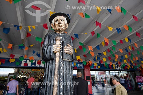  Assunto: Bilheteria do Centro Luiz Gonzaga de Tradições Nordestinas com a estátua de Padre Cícero / Local: São Cristovão - Rio de Janeiro (RJ) - Brasil / Data: 05/2014 