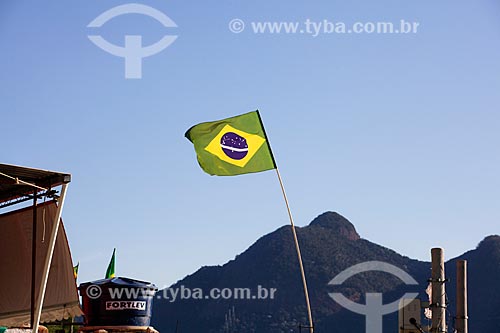  Assunto: Bandeira do Brasil em casa do Morro do Salgueiro / Local: Tijuca - Rio de Janeiro (RJ) - Brasil / Data: 07/2014 