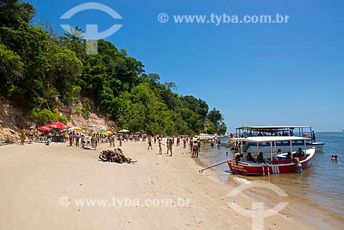  Assunto: Turistas na Praia de Guadalupe / Local: Sirinhaém - Pernambuco (PE) - Brasil / Data: 12/2013 