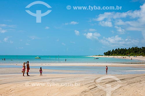  Assunto: Banhistas na Praia de Antunes / Local: Maragogi - Alagoas (AL) - Brasil / Data: 12/2013 