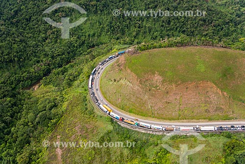  Congestionamento na Rodovia Régis Bittencourt (BR-116)  - Miracatu - São Paulo (SP) - Brasil