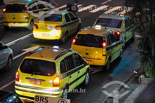  Táxis em rua de Ipanema  - Rio de Janeiro - Rio de Janeiro (RJ) - Brasil