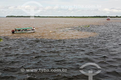  Encontro das águas do Rio Negro e Rio Solimões  - Manaus - Amazonas (AM) - Brasil