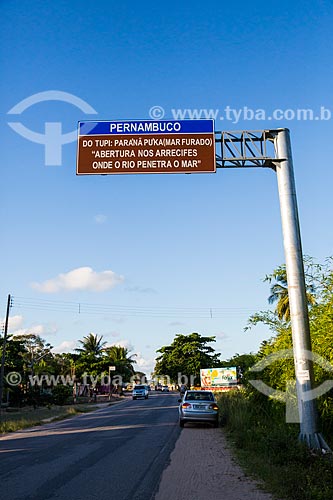  Placa com frase em Tupi-Guarani na Rodovia BR-101  - São José da Coroa Grande - Pernambuco (PE) - Brasil
