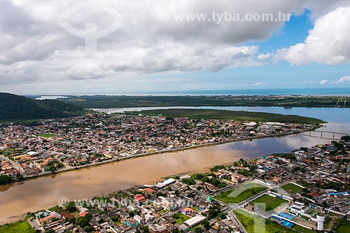  Vista aérea de Iguape ao fundo Ilha Comprida - Complexo Estuarino Lagunar de Iguape Cananéia e Paranaguá  - Iguape - São Paulo (SP) - Brasil