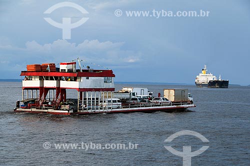  Balsa fazendo travessia no Rio Negro  - Manaus - Amazonas (AM) - Brasil