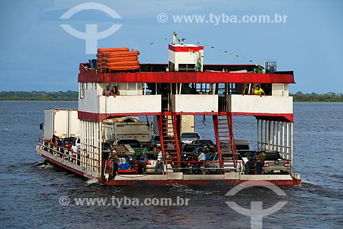  Balsa fazendo travessia no Rio Negro  - Manaus - Amazonas (AM) - Brasil