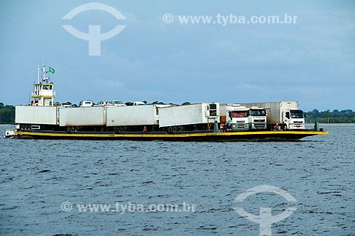  Balsa fazendo travessia no Rio Negro  - Manaus - Amazonas (AM) - Brasil