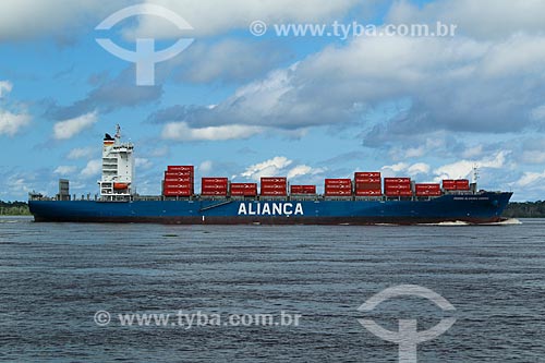  Navio cargueiro no Rio Amazonas nos arredores de Manaus  - Manaus - Amazonas (AM) - Brasil