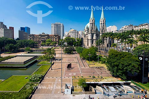  Vista da Catedral Metropolitana de São Paulo - projeto do alemão Maximilian Emil Hehl - construída em 1912 e inaugurada em 1954 - restaurada entre 1999 e 2002  - São Paulo - São Paulo (SP) - Brasil