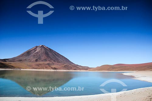  Laguna Verde na Reserva Nacional de Fauna Andina Eduardo Avaroa com o Vulcão Licancabur ao fundo  - Departamento Potosí - Bolívia