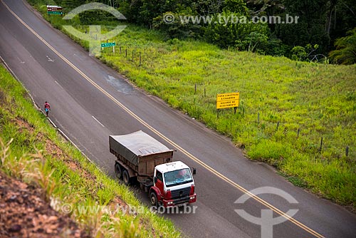  Caminhão na Rodovia BA-001  - Uruçuca - Bahia (BA) - Brasil