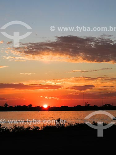  Pôr do sol no Lago Guaíba  - Porto Alegre - Rio Grande do Sul (RS) - Brasil