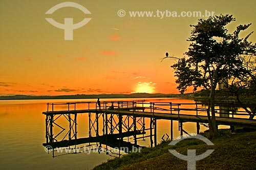  Píer da Represa de Furnas durante o nascer do sol  - Boa Esperança - Minas Gerais (MG) - Brasil