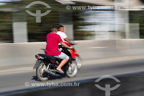  Motociclistas no Viaduto da Posse   - Nova Iguaçu - Rio de Janeiro (RJ) - Brasil