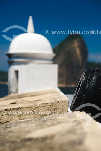  Canhão e posto de observação do Fortaleza de Santa Cruz da Barra (1612) com o Pão de Açúcar ao fundo  - Niterói - Rio de Janeiro (RJ) - Brasil
