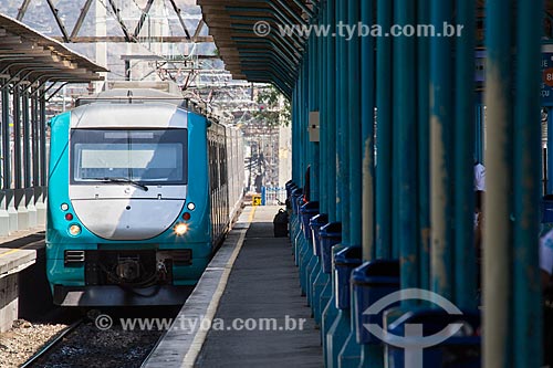  Trem chegando na plataforma da Estação Ferroviária Central do Brasil  - Rio de Janeiro - Rio de Janeiro (RJ) - Brasil