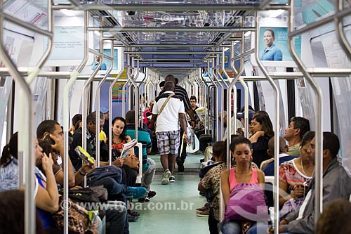  Interior de trem na plataforma da Estação Ferroviária Central do Brasil  - Rio de Janeiro - Rio de Janeiro (RJ) - Brasil