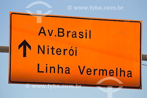  Placas de sinalização na Via Binário   - Rio de Janeiro - Rio de Janeiro (RJ) - Brasil