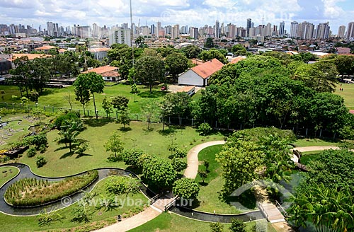  Vista geral do Parque Ambiental Mangal das Garças com prédios ao fundo  - Belém - Pará (PA) - Brasil