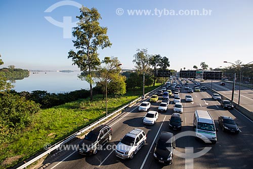  Veículos na Linha Vermelha  - Rio de Janeiro - Rio de Janeiro (RJ) - Brasil