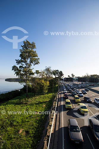  Veículos na Linha Vermelha  - Rio de Janeiro - Rio de Janeiro (RJ) - Brasil