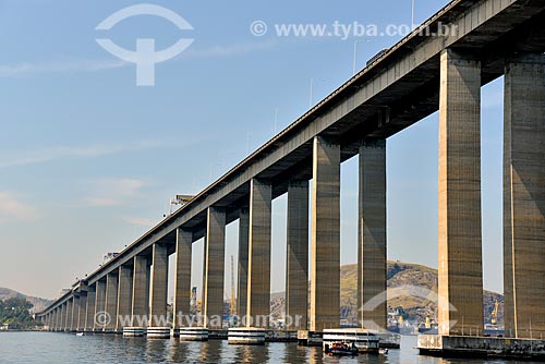  Vista da Ponte Rio-Niterói (1974) durante travessia na Baía de Guanabara  - Rio de Janeiro - Rio de Janeiro (RJ) - Brasil