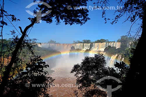  Arco-Íris nas cataratas do Iguaçu  - Puerto Iguazú - Província de Misiones - Argentina