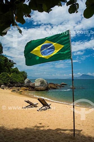  Bandeira do Brasil na Praia Grande de Palmas  - Angra dos Reis - Rio de Janeiro (RJ) - Brasil