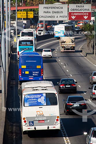  Trânsito na Avenida Brasil próximo à passarela 22  - Rio de Janeiro - Rio de Janeiro (RJ) - Brasil