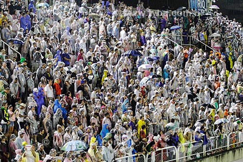  Público durante o desfile do Grêmio Recreativo Escola de Samba Acadêmicos do Grande Rio  - Rio de Janeiro - Rio de Janeiro (RJ) - Brasil