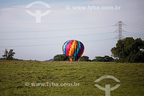  Balão de ar quente próximo à Rodovia Niterói-Manilha (BR-101)  - Niterói - Rio de Janeiro (RJ) - Brasil