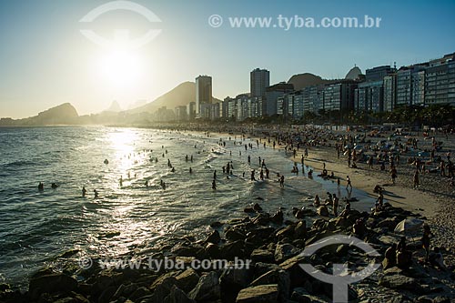  Banhistas na Praia do Leme  - Rio de Janeiro - Rio de Janeiro (RJ) - Brasil