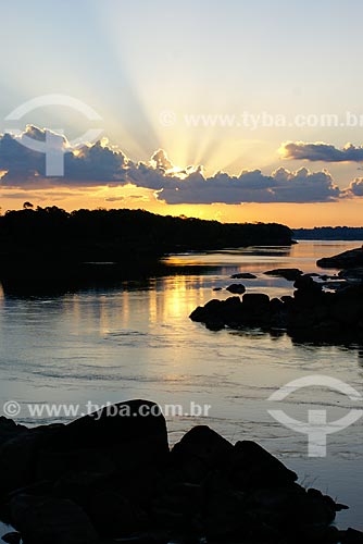 Pôr do sol no Rio Ji-Paraná - também conhecido como Rio Machado  - Ariquemes - Rondônia (RO) - Brasil