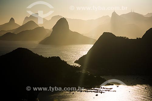  Vista do pôr do sol no Rio de Janeiro a partir do Parque da Cidade de Niterói  - Niterói - Rio de Janeiro (RJ) - Brasil