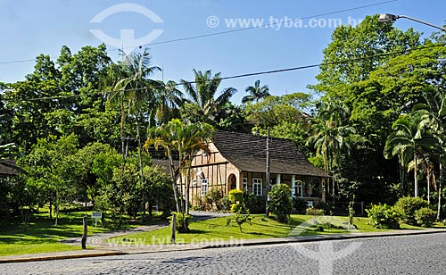  Fachada de casa em arquitetura alemã - sem cercas ou muros  - Pomerode - Santa Catarina (SC) - Brasil