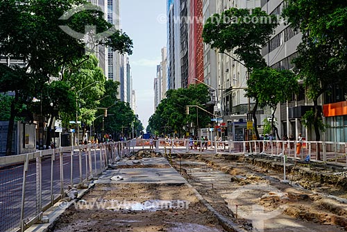  Canteiro de obras da implantação do veículo leve sobre trilhos na Avenida Rio Branco  - Rio de Janeiro - Rio de Janeiro (RJ) - Brasil