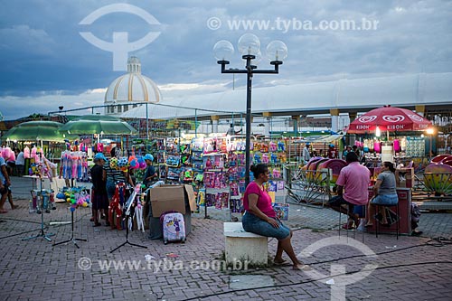  Comércio popular na Praça dos Romeiros - em frente à Basílica Santuário de Nossa Senhora das Dores  - Juazeiro do Norte - Ceará (CE) - Brasil