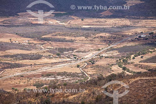  Vegetação de Caatinga vista da estrada estadual CE-060 na descida da Serra de Baturité
  - Baturité - Ceará (CE) - Brasil