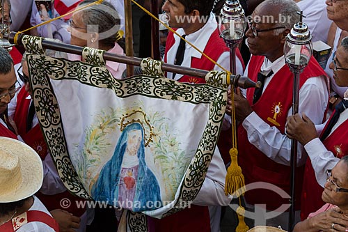  Estandarte com a imagem de Nossa Senhora das Dores durante a romaria de Nossa Senhora das Candeias  - Juazeiro do Norte - Ceará (CE) - Brasil