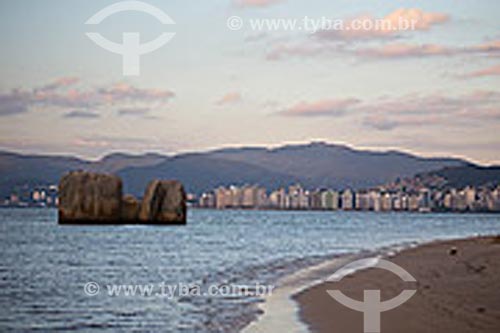  Vista de Florianópolis a partir da ilha de Santa Catarina  - Florianópolis - Santa Catarina (SC) - Brasil