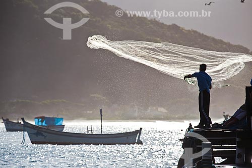  Pescador na Lagoa da Conceição  - Florianópolis - Santa Catarina (SC) - Brasil