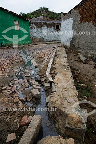  Esgoto a céu aberto em rua na Colina do Horto  - Juazeiro do Norte - Ceará (CE) - Brasil